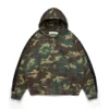 Sweat à capuche zippé avec empiècements à paillettes sur les manches, motif camouflage