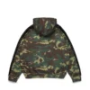 Sweat à capuche zippé avec empiècements à paillettes sur les manches, motif camouflage