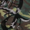 Sweat à capuche zippé avec empiècements à paillettes sur les manches, motif camouflage